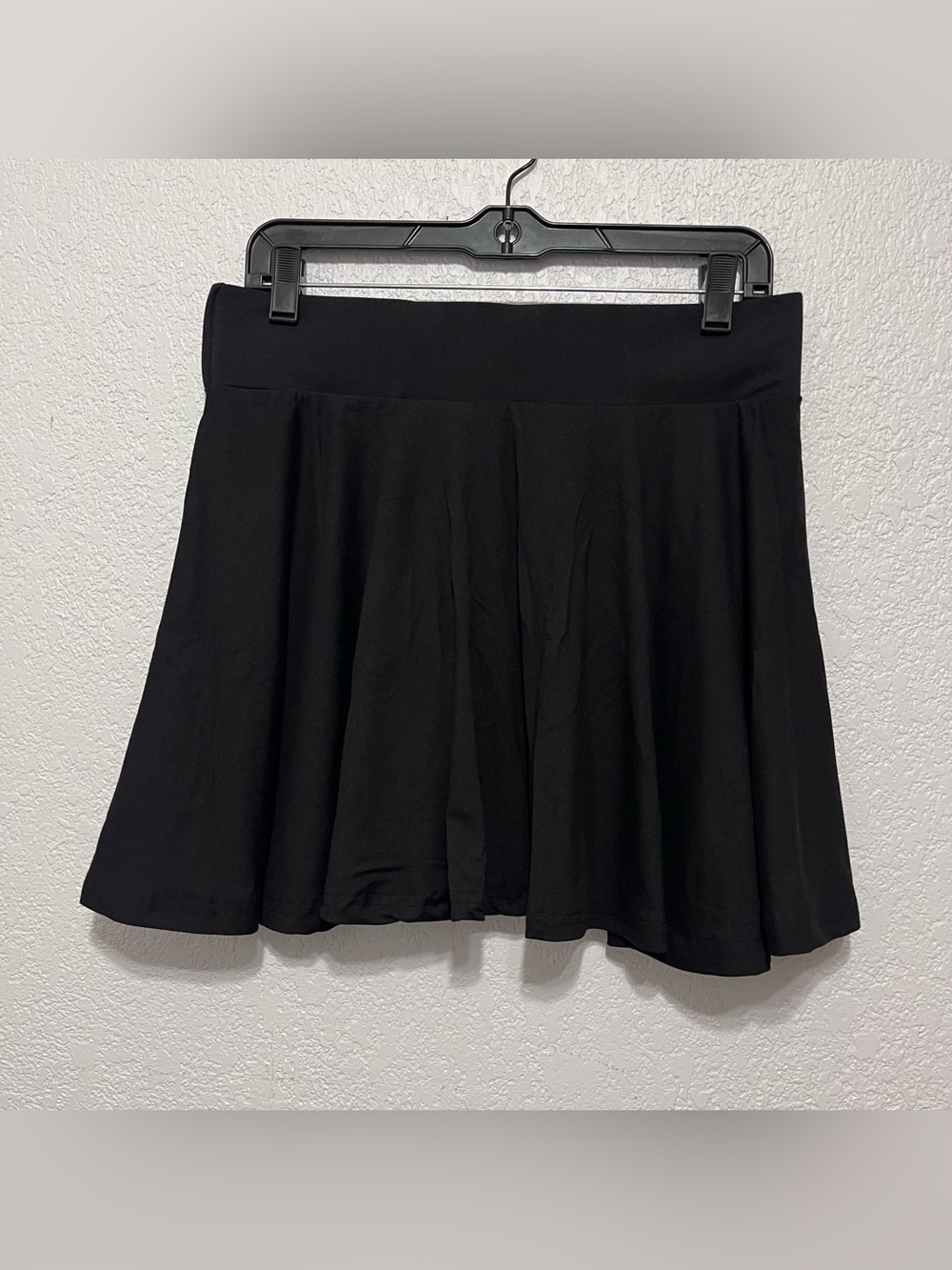 NWOT❗️Realessentials Women's Black A-line Mini Skirt size L